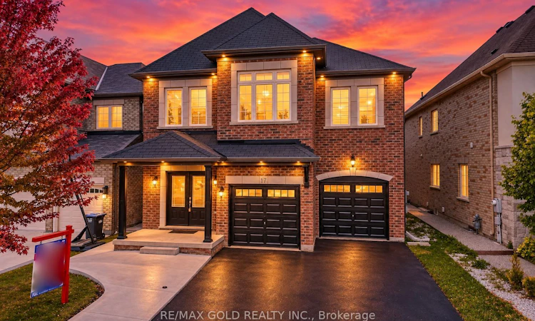 17 Lola Crescent