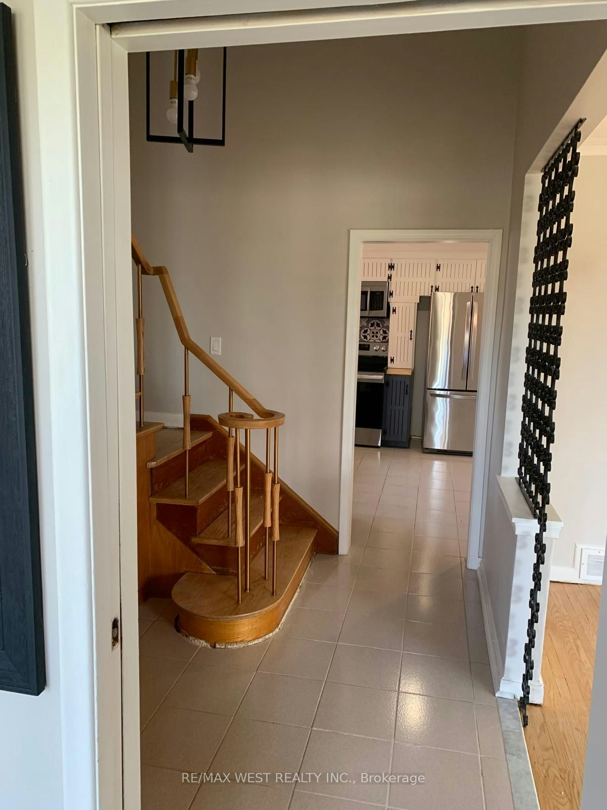 Main-35 Lilywood Road, Toronto, ON, M6B 1V6 - 12