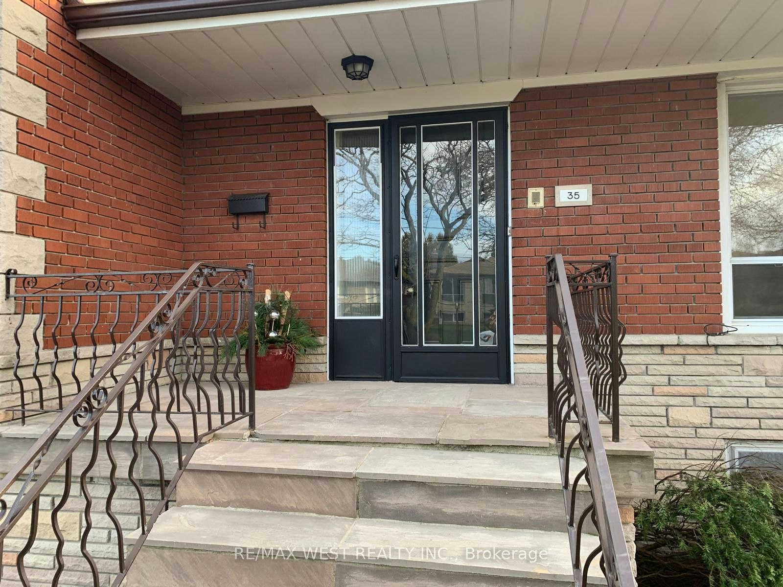 Main-35 Lilywood Road, Toronto, ON, M6B 1V6 - 3