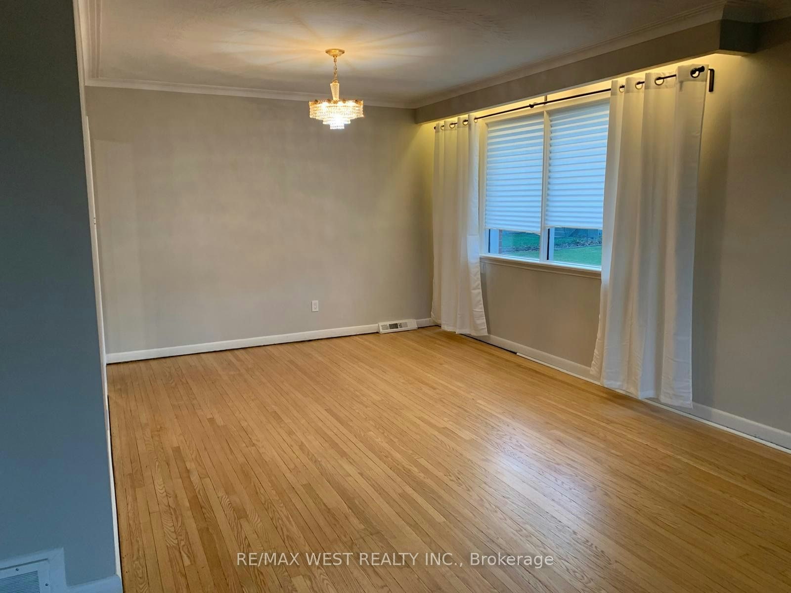 Main-35 Lilywood Road, Toronto, ON, M6B 1V6 - 6