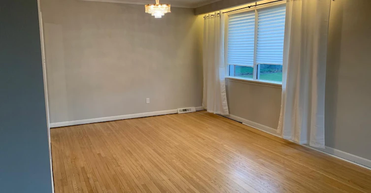 Main-35 Lilywood Road, Toronto, ON, M6B 1V6 - 6