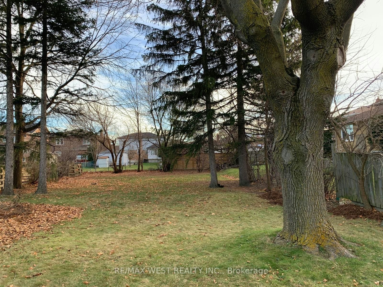 Main-35 Lilywood Road, Toronto, ON, M6B 1V6 - 22