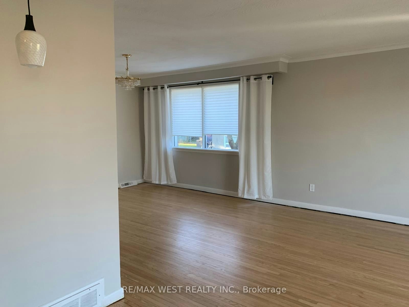 Main-35 Lilywood Road, Toronto, ON, M6B 1V6 - 7
