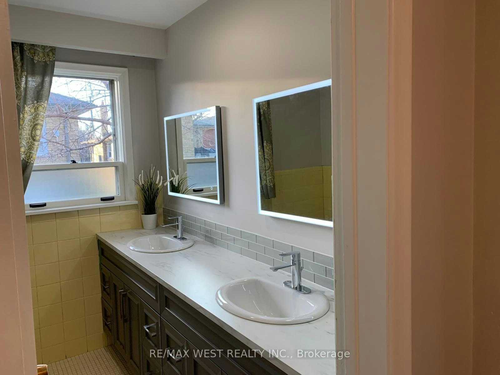 Main-35 Lilywood Road, Toronto, ON, M6B 1V6 - 20