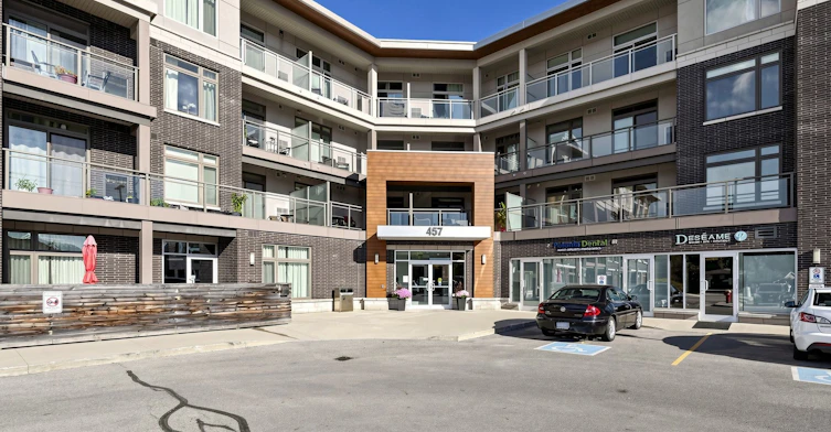 221-457 Plains Road E, Burlington, ON, L7T 2E2