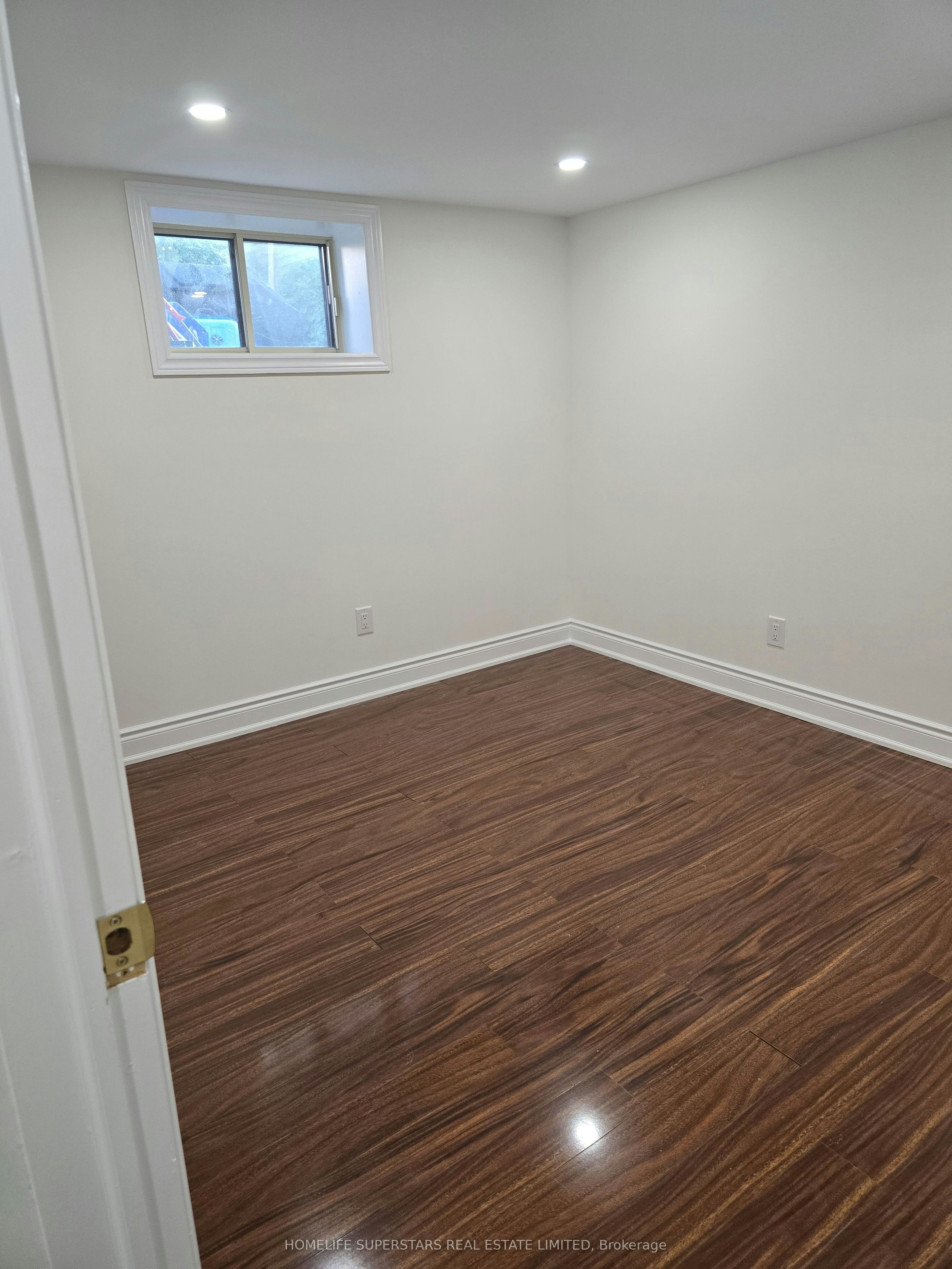 918 Islington (Bsmnt) Avenue, Toronto, ON, M8Z 4P3 - 6