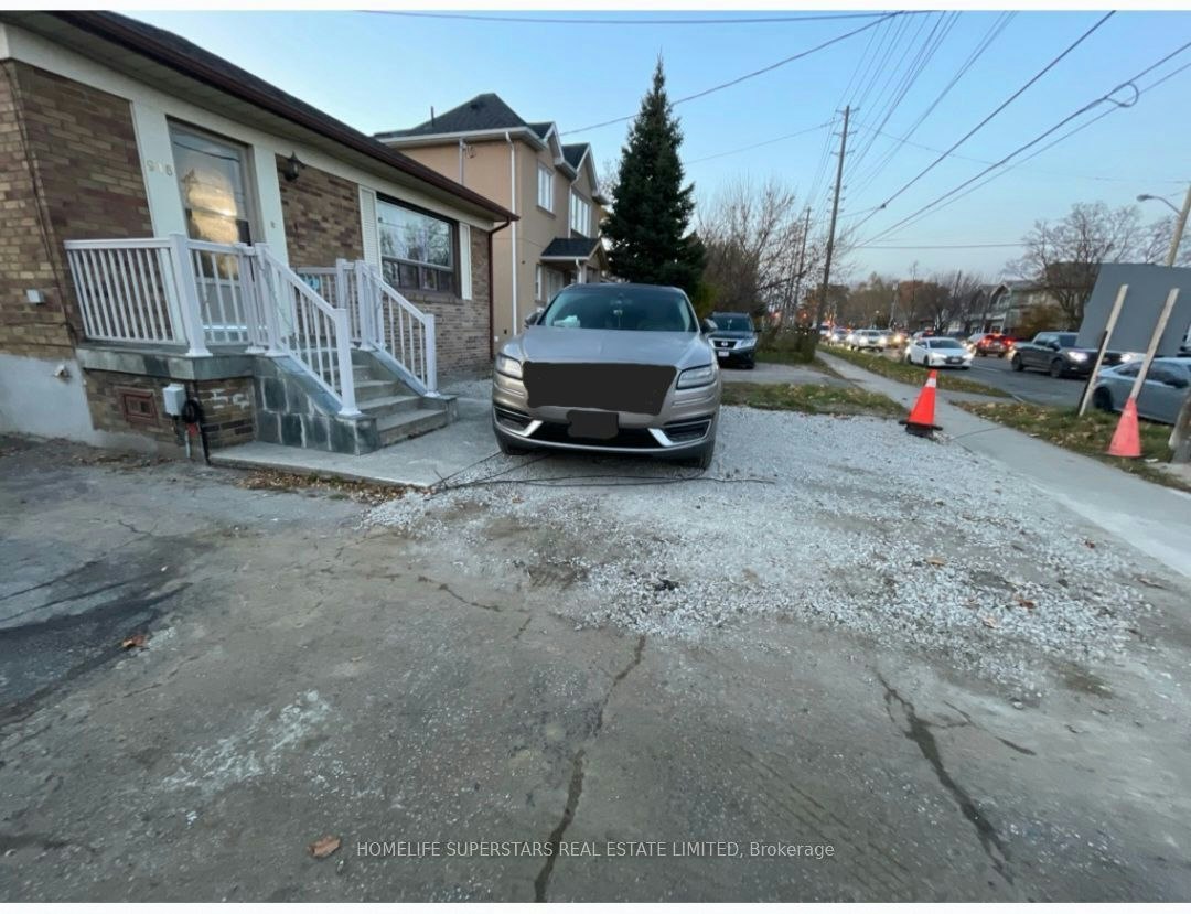 918 Islington (Bsmnt) Avenue, Toronto, ON, M8Z 4P3 - 17