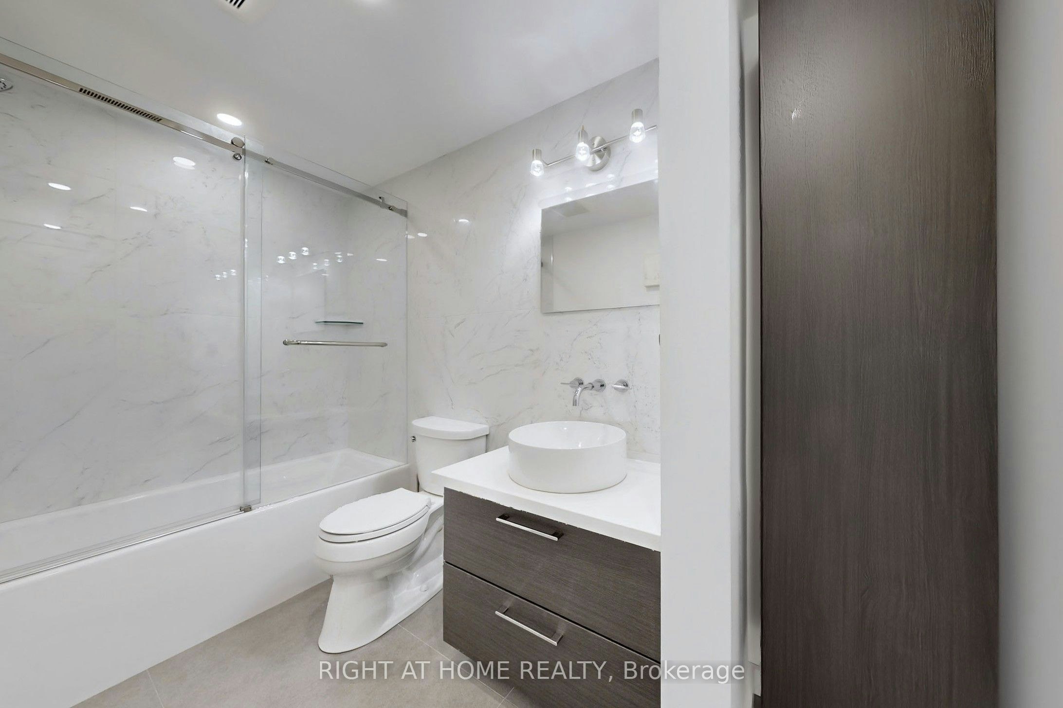 6-400 Bloor Street, Mississauga, ON, L5A 3M8 - 18