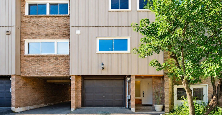 6-400 Bloor Street, Mississauga, ON, L5A 3M8 - 4