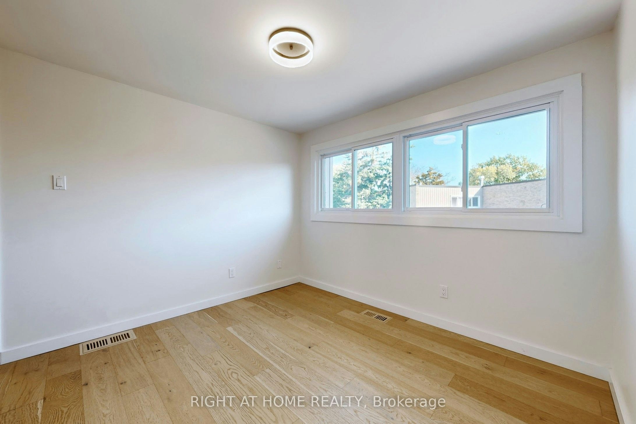 6-400 Bloor Street, Mississauga, ON, L5A 3M8 - 23