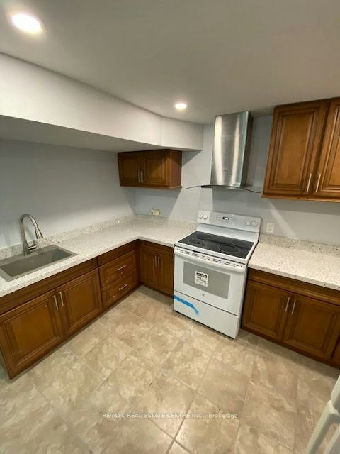 8 Old Cleeve Crescent, Brampton, ON, L7A 0B5 - 5