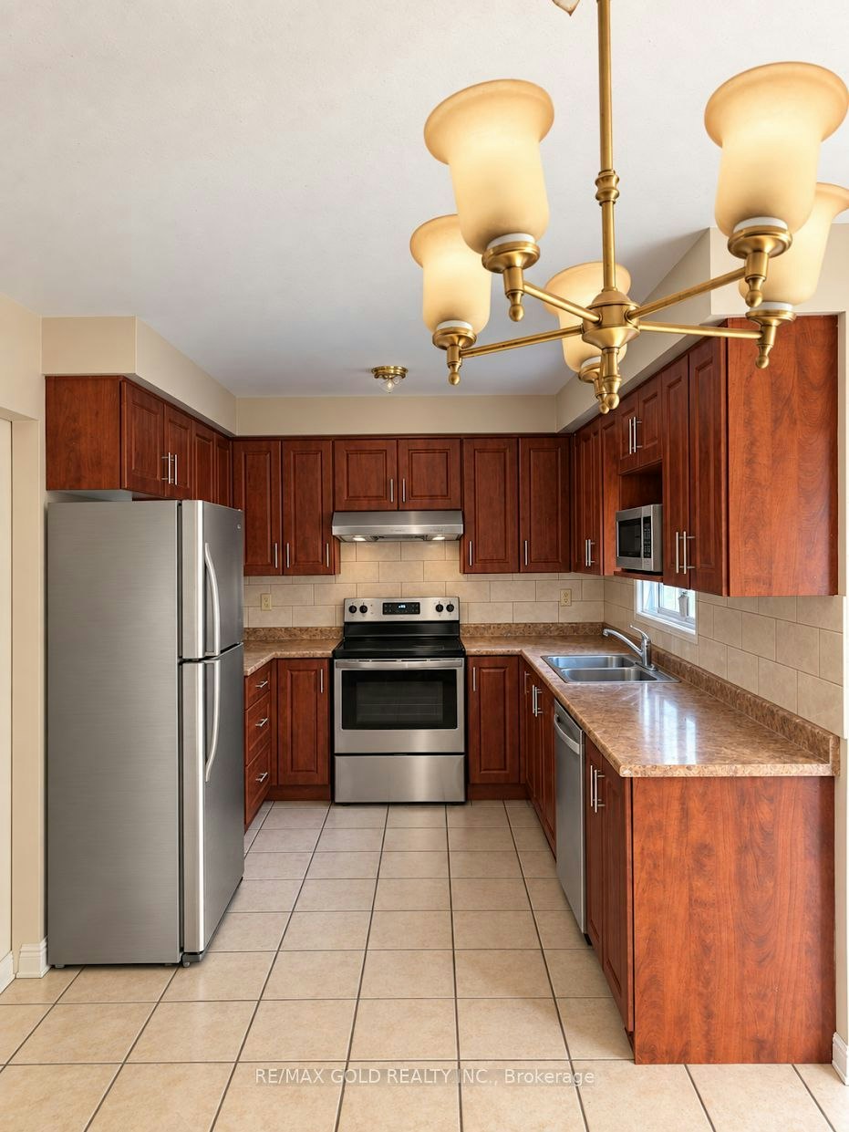 46 Songsparrow Drive, Brampton, ON, L6Y 3Z7 - 3