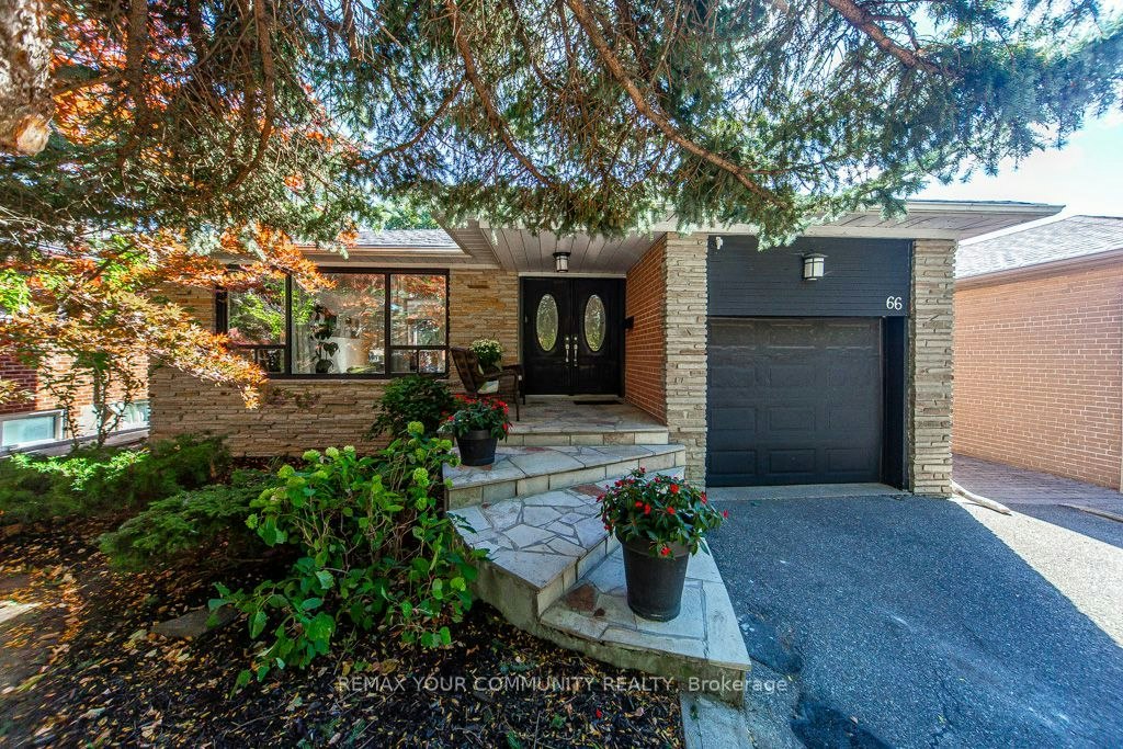 66 Decarie Circle, Toronto, ON, M9B 3J3