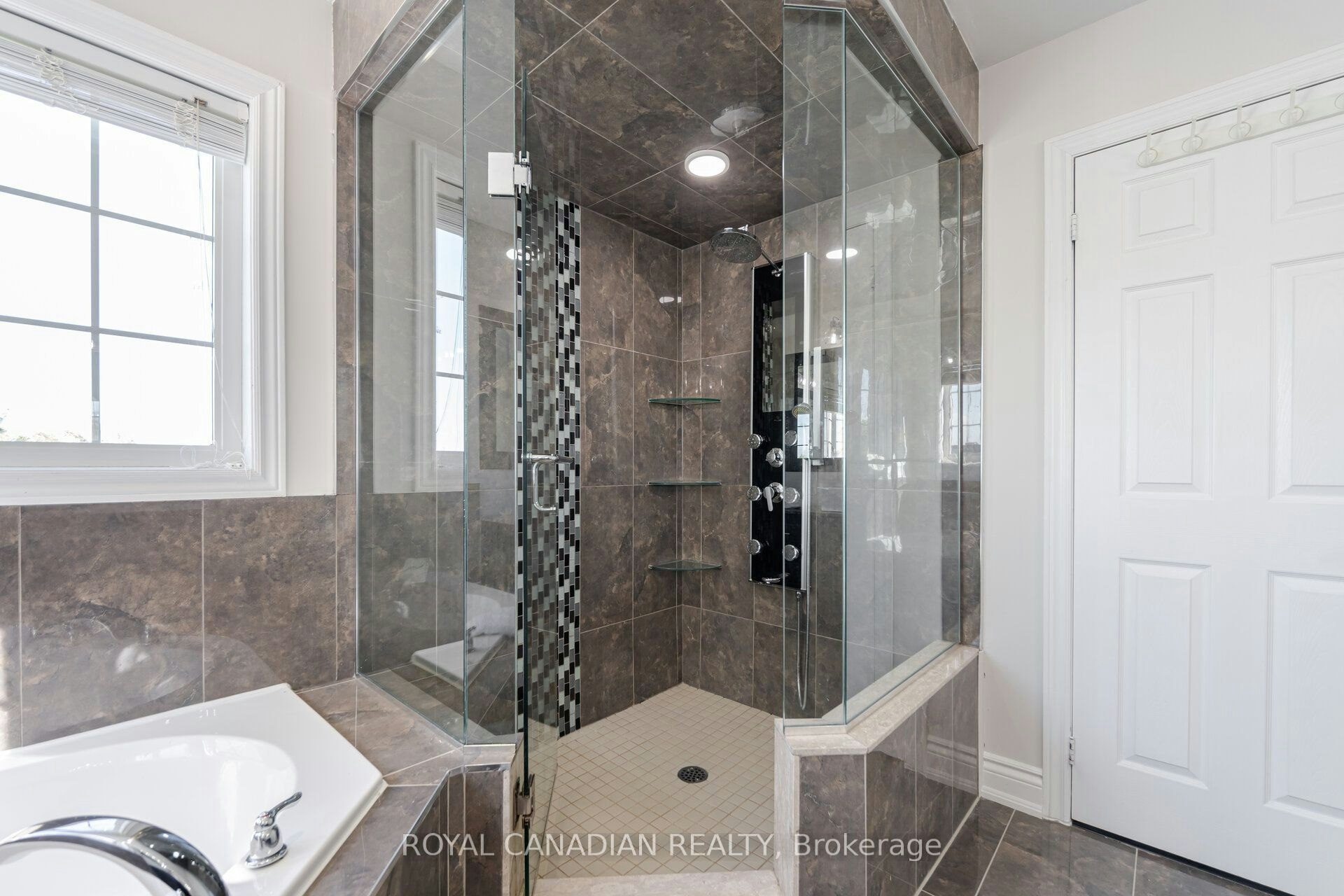 33 Rubysilver Drive, Brampton, ON, L6P 1R1 - 27