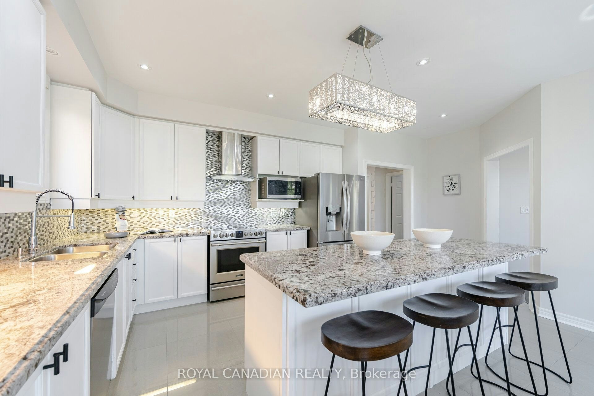 33 Rubysilver Drive, Brampton, ON, L6P 1R1 - 11