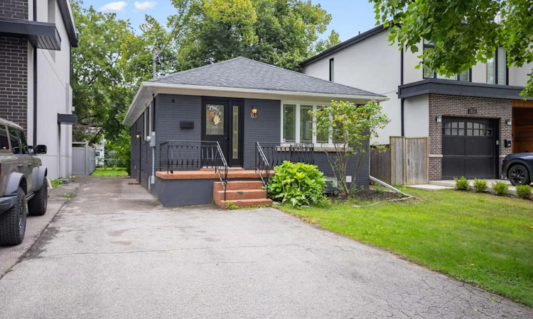 65 Woodbury Road