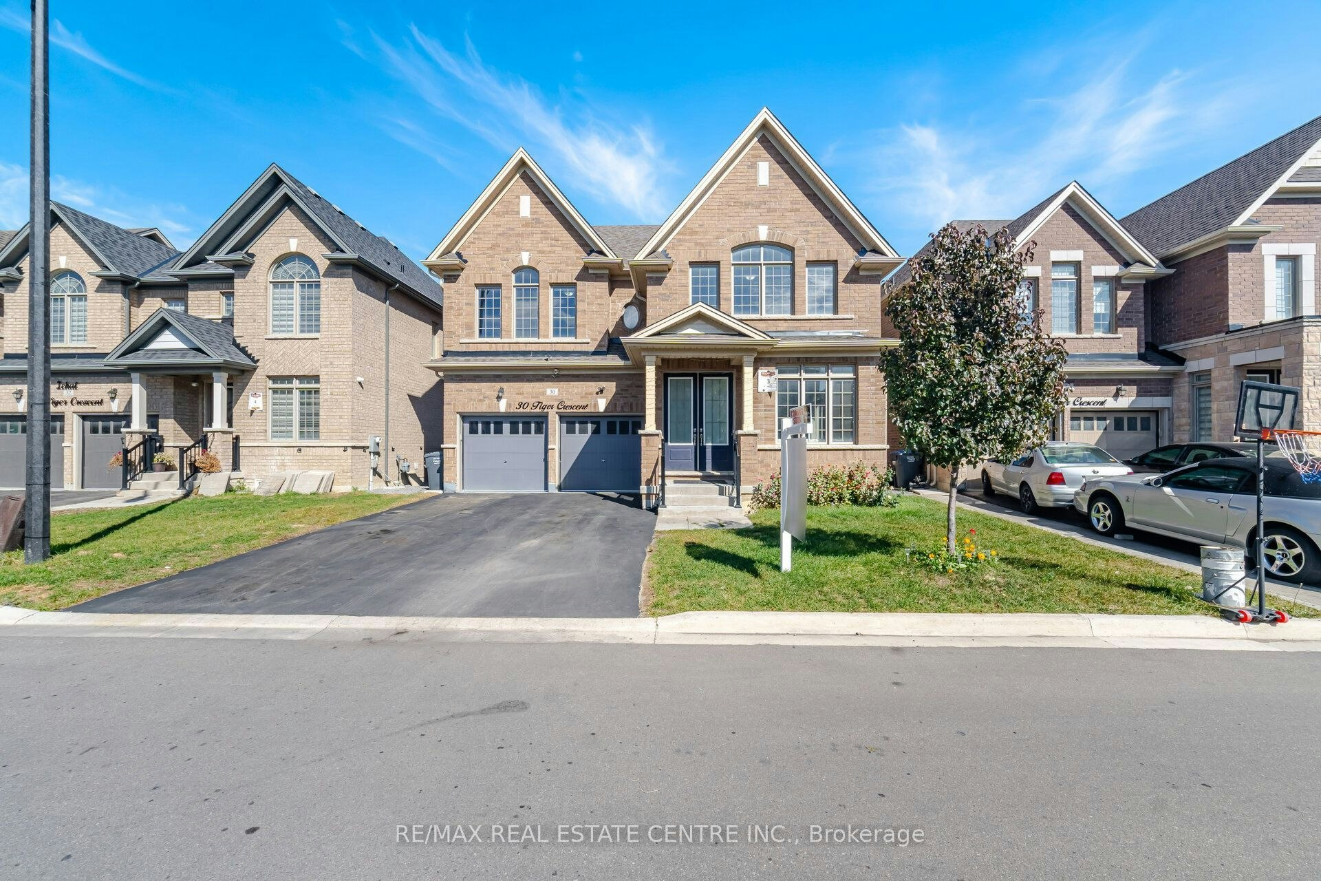 30 Tiger Crescent, Brampton, ON, L6R 4C1