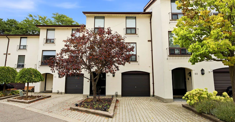 64-6679 Shetler Bay Road, Mississauga, ON, L5N 2A2