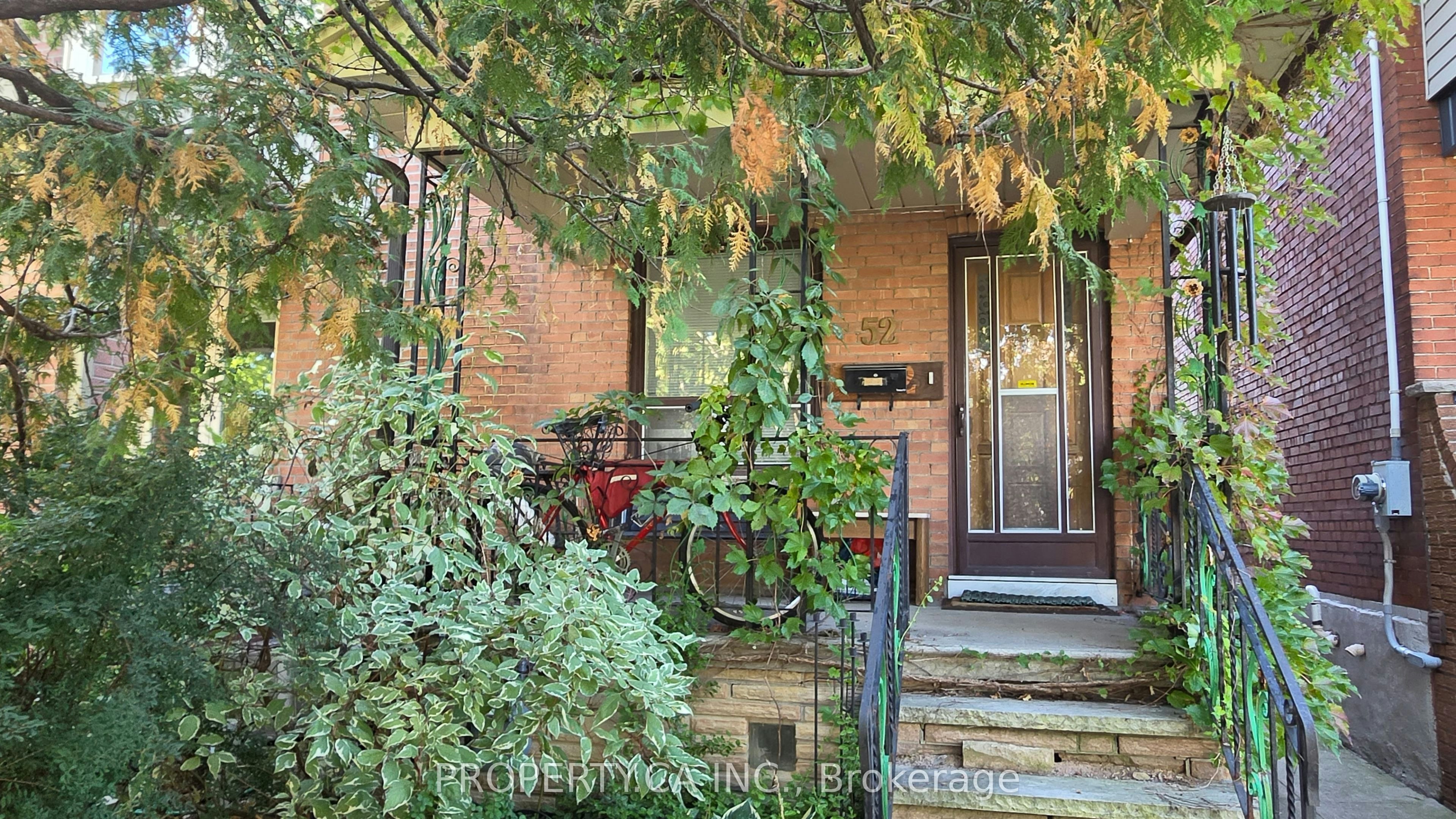 52 Earlscourt Avenue, Toronto, ON, M6E 4A6