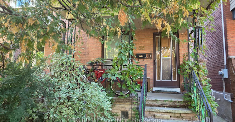52 Earlscourt Avenue, Toronto, ON, M6E 4A6