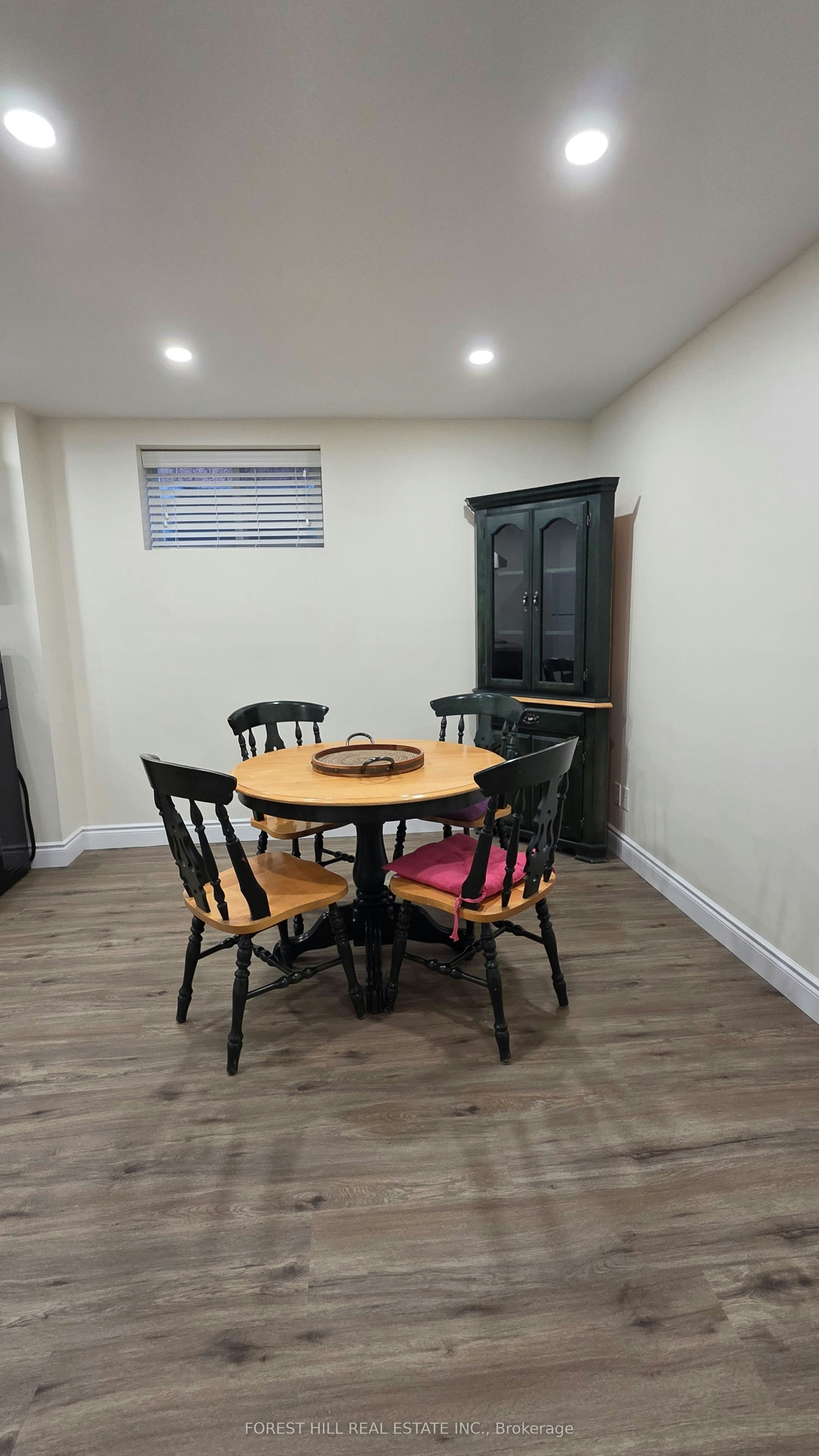 957 Sonoma Court, Mississauga, ON, L5V 2P4 4
