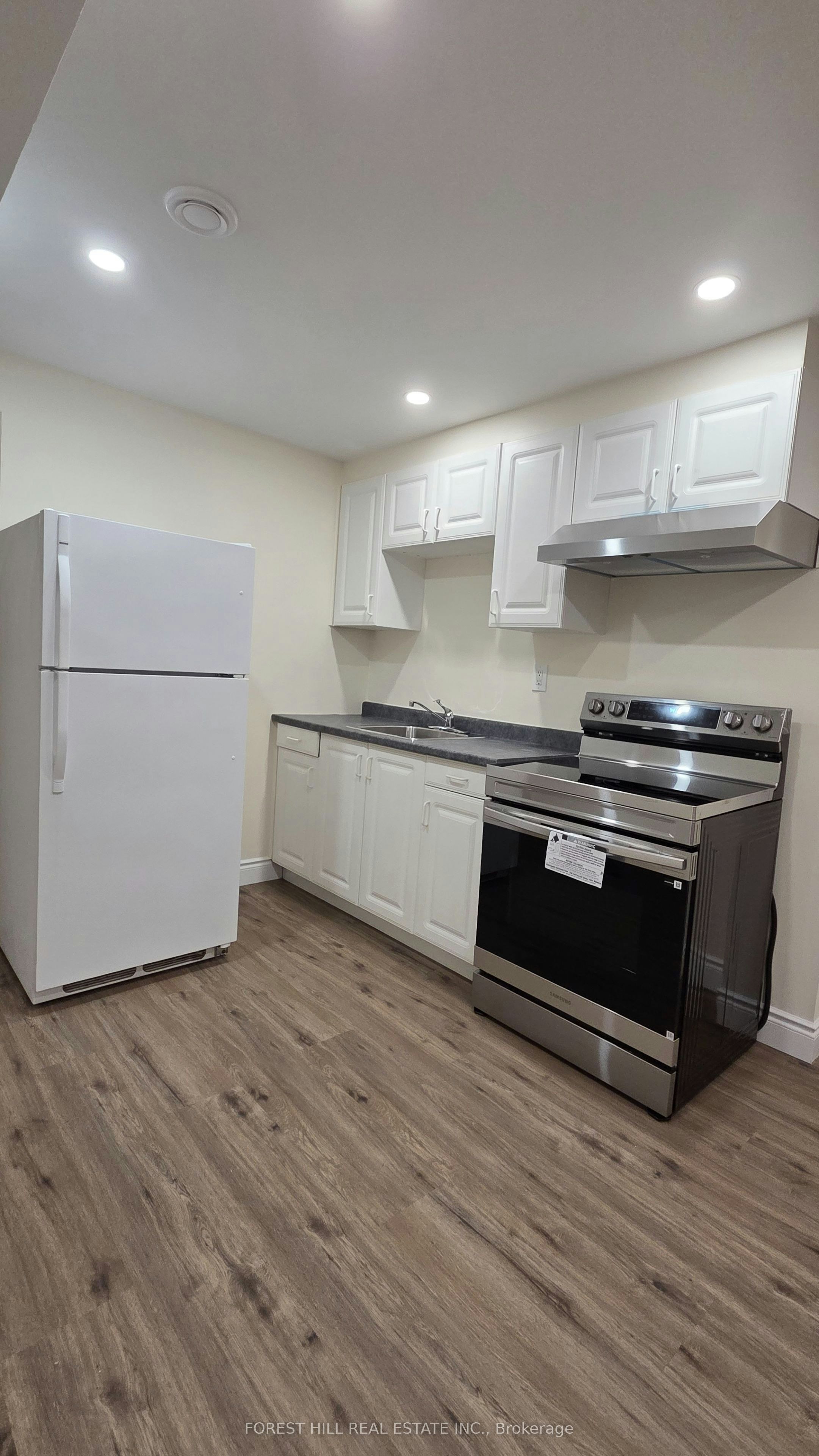 957 Sonoma Court, Mississauga, ON, L5V 2P4 5