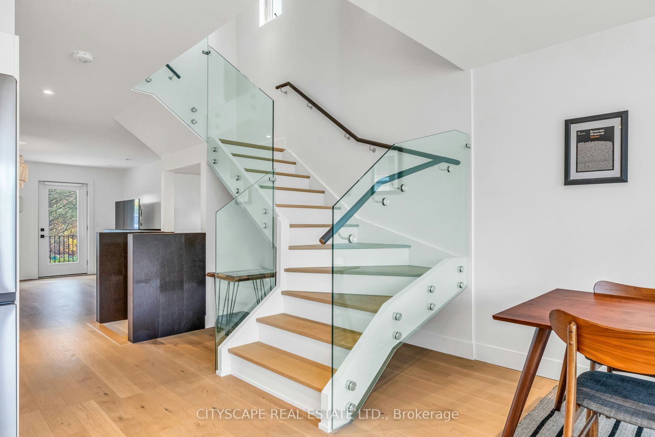 Upper-61 Edwin Avenue, Toronto, ON, M6P 3Z5 - 30