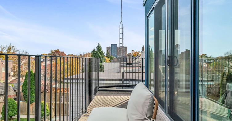 Upper-61 Edwin Avenue, Toronto, ON, M6P 3Z5 - 38