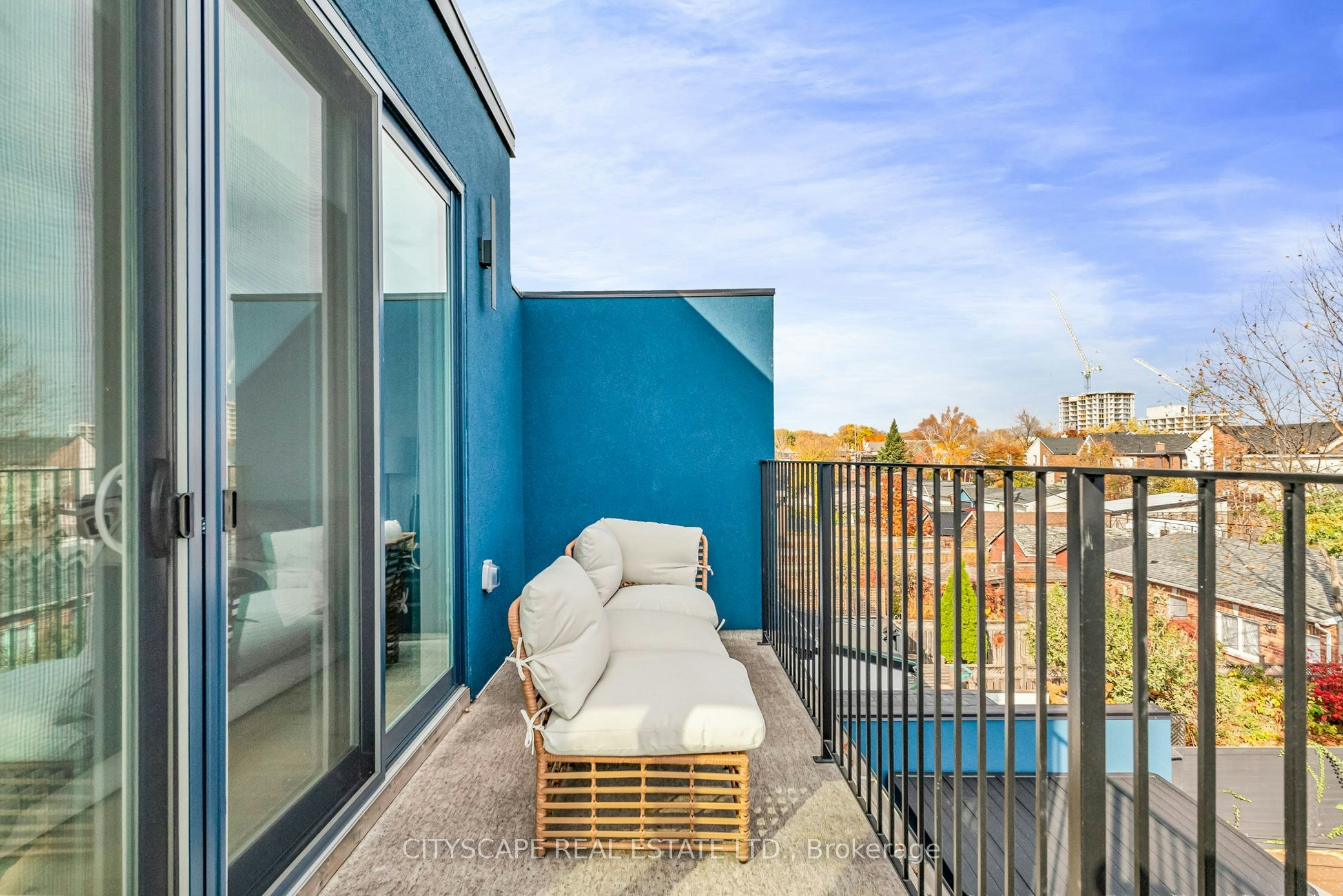 Upper-61 Edwin Avenue, Toronto, ON, M6P 3Z5 - 36