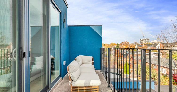 Upper-61 Edwin Avenue, Toronto, ON, M6P 3Z5 - 36