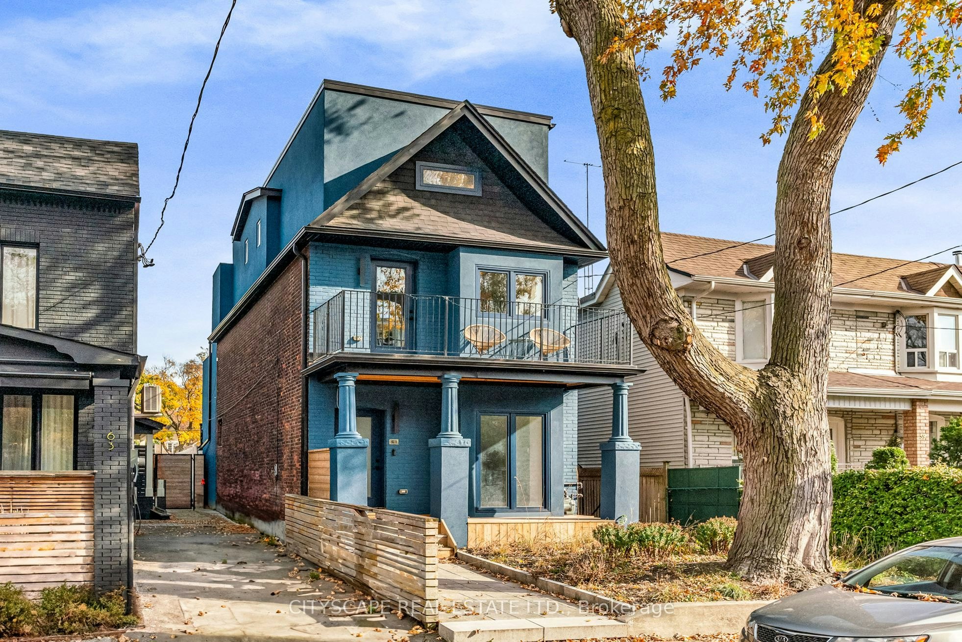 Upper-61 Edwin Avenue, Toronto, ON, M6P 3Z5 - 2