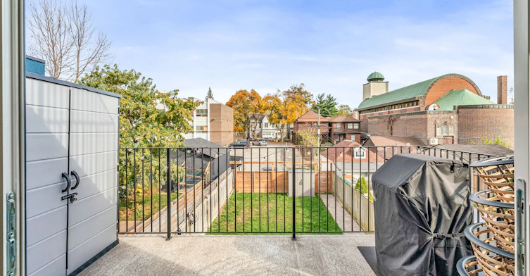 Upper-61 Edwin Avenue, Toronto, ON, M6P 3Z5 - 18