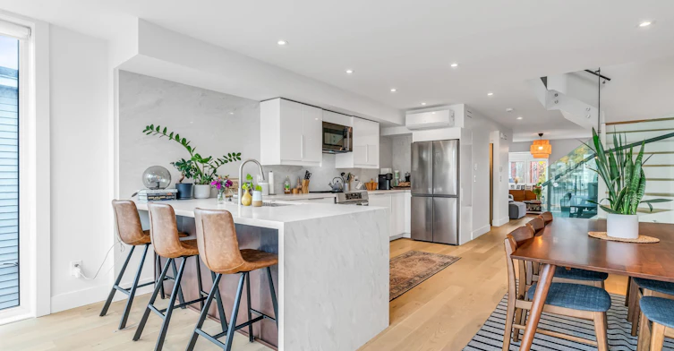 Upper-61 Edwin Avenue, Toronto, ON, M6P 3Z5 - 16