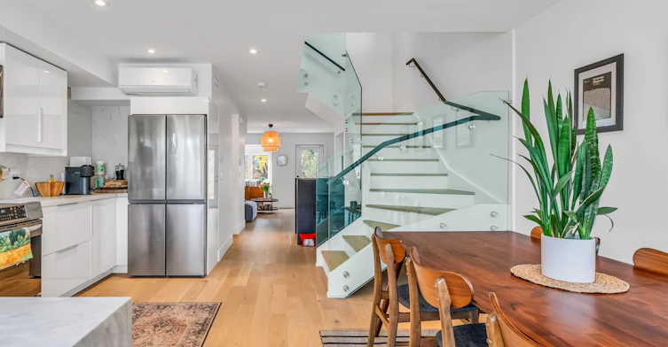 Upper-61 Edwin Avenue, Toronto, ON, M6P 3Z5 - 17