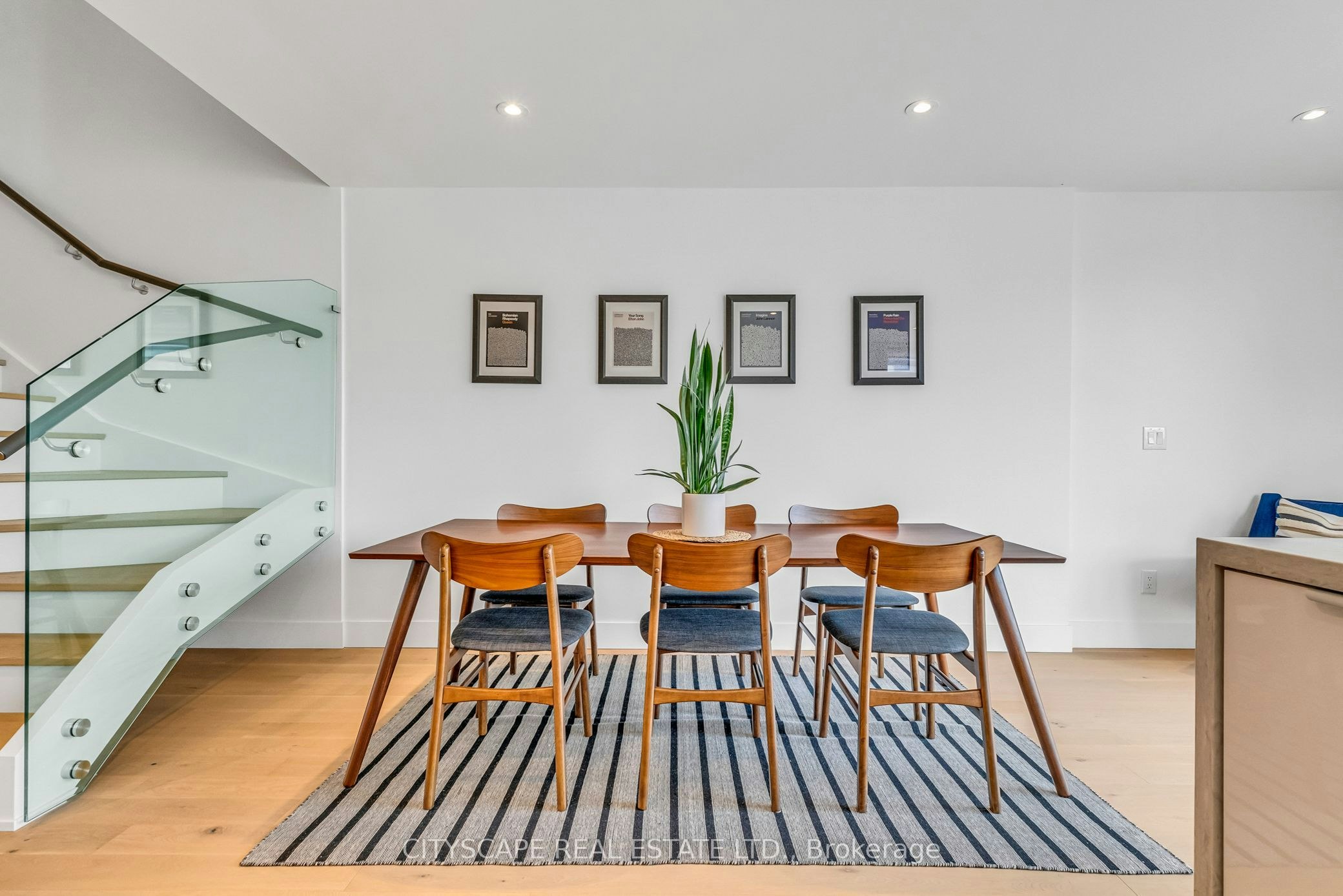 Upper-61 Edwin Avenue, Toronto, ON, M6P 3Z5 - 13