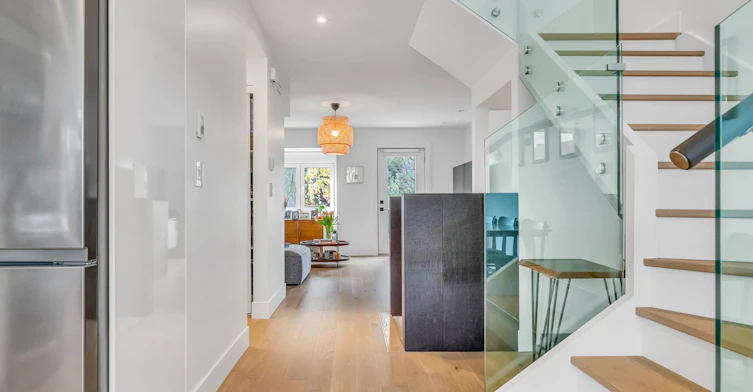 Upper-61 Edwin Avenue, Toronto, ON, M6P 3Z5 - 7