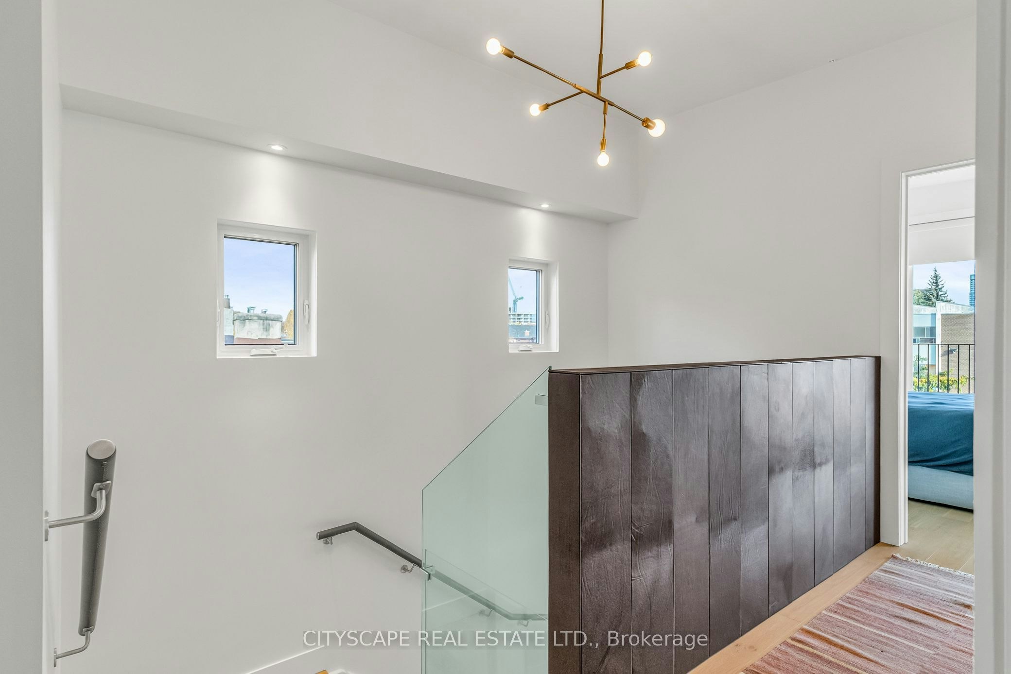 Upper-61 Edwin Avenue, Toronto, ON, M6P 3Z5 - 32