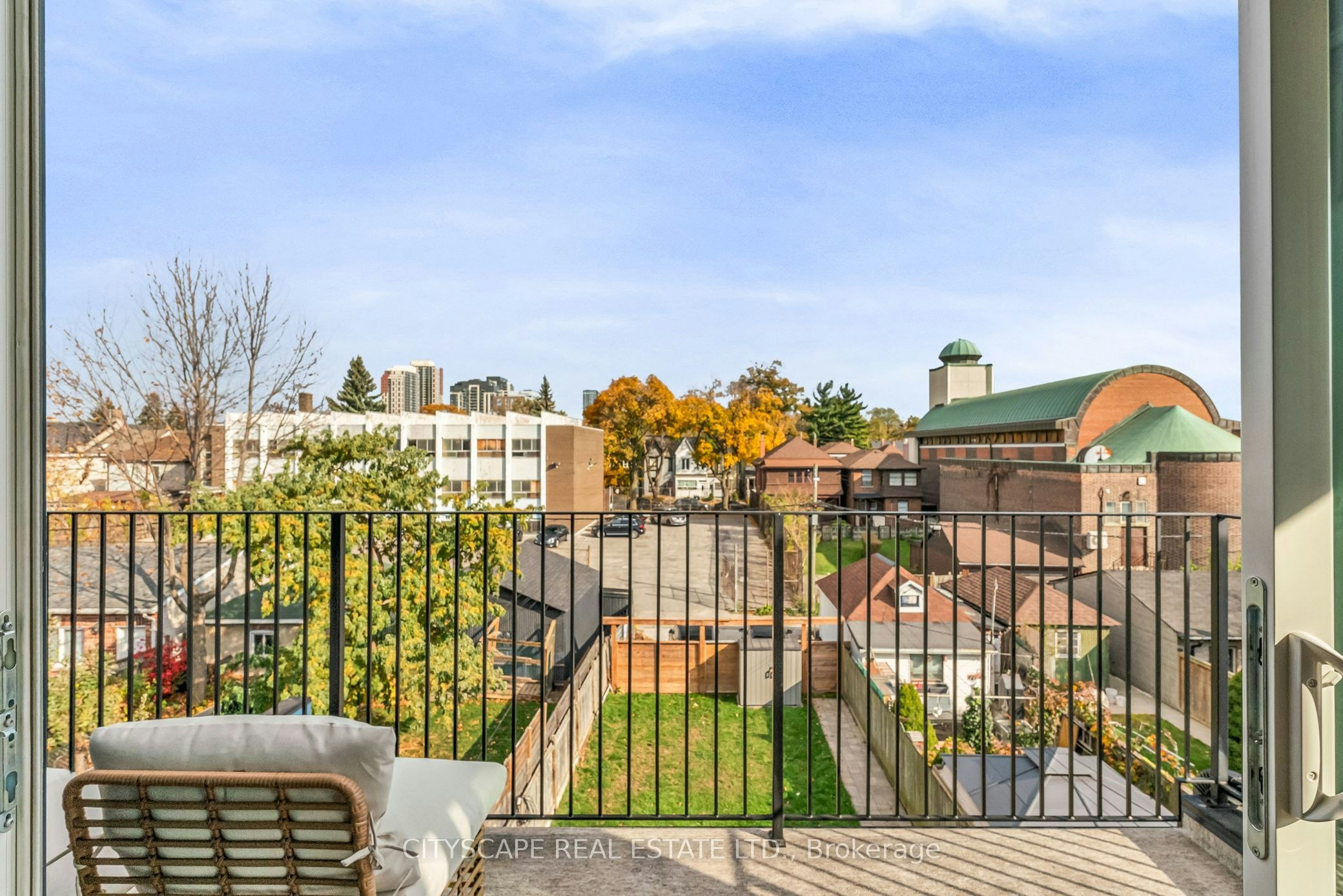 Upper-61 Edwin Avenue, Toronto, ON, M6P 3Z5 - 39