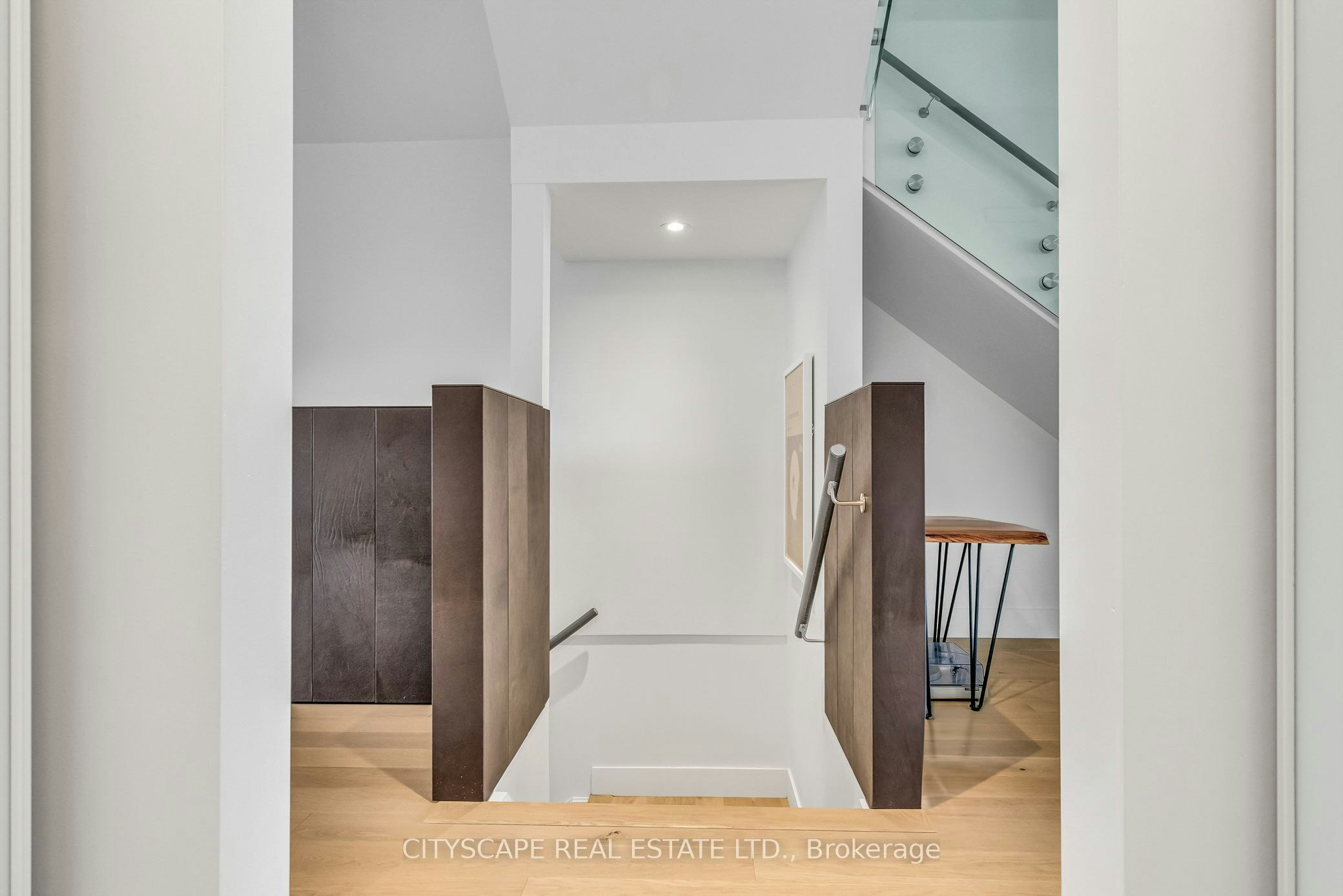 Upper-61 Edwin Avenue, Toronto, ON, M6P 3Z5 - 6