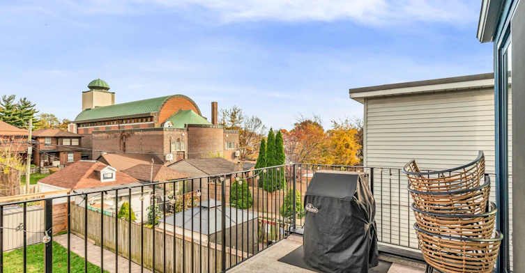 Upper-61 Edwin Avenue, Toronto, ON, M6P 3Z5 - 19