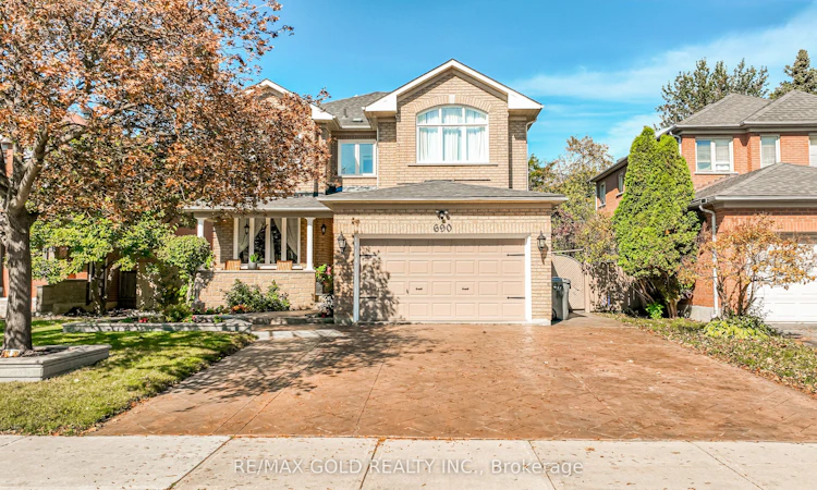 690 Peter Robertson Boulevard