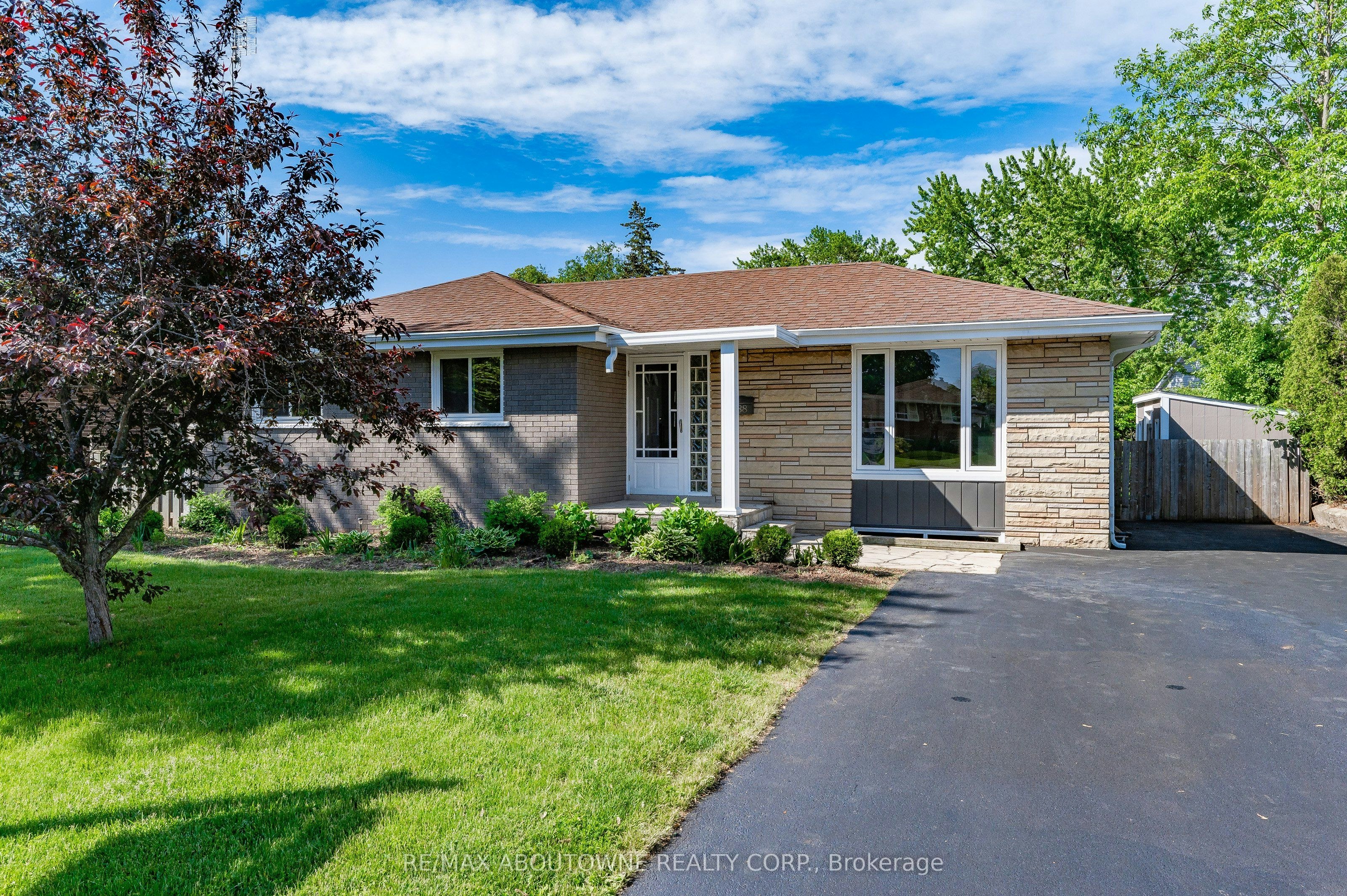 388 Appleby Line, Burlington, ON, L7L 2X8