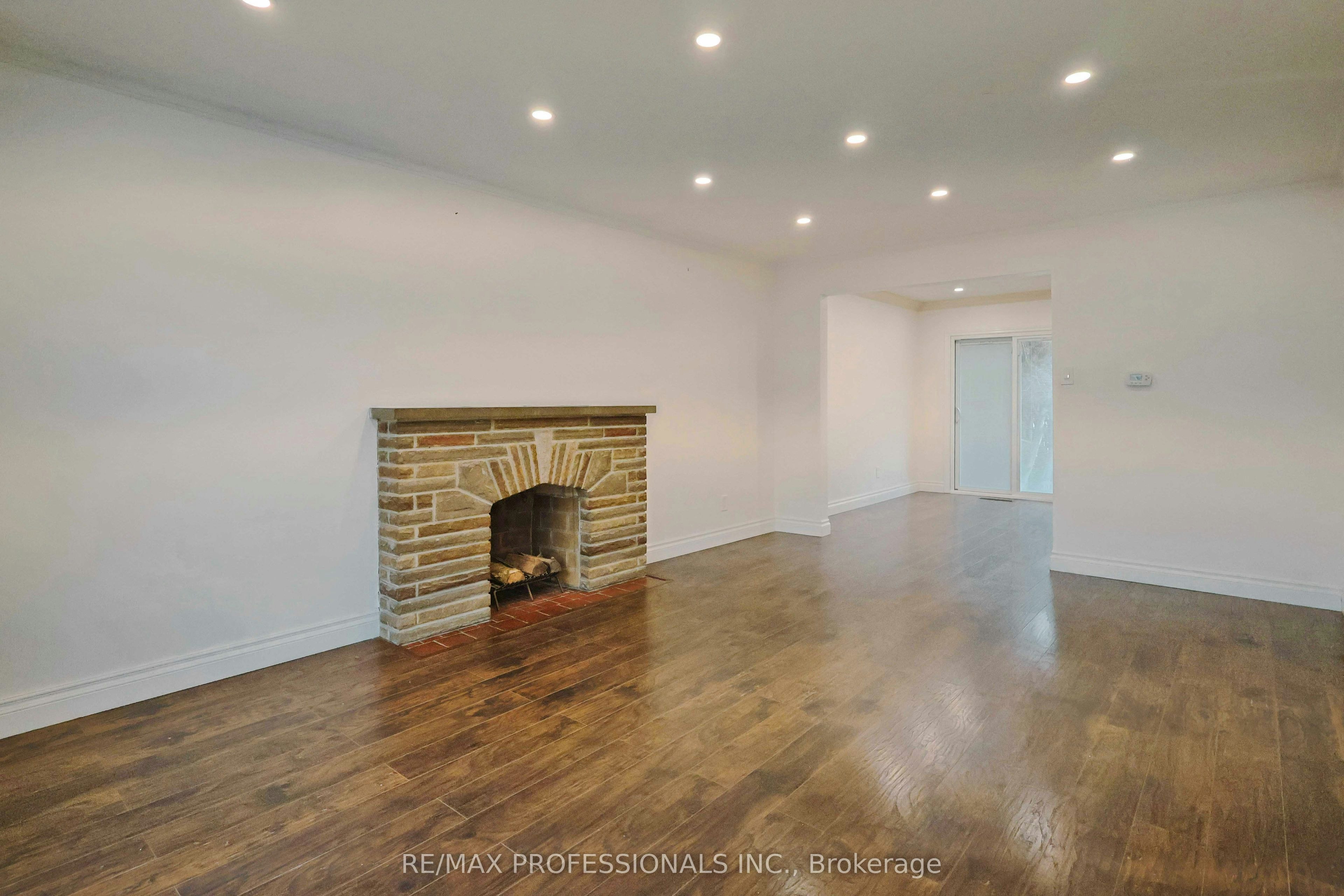 109 Botfield Avenue, Toronto, ON, M9B 4E6 - 5