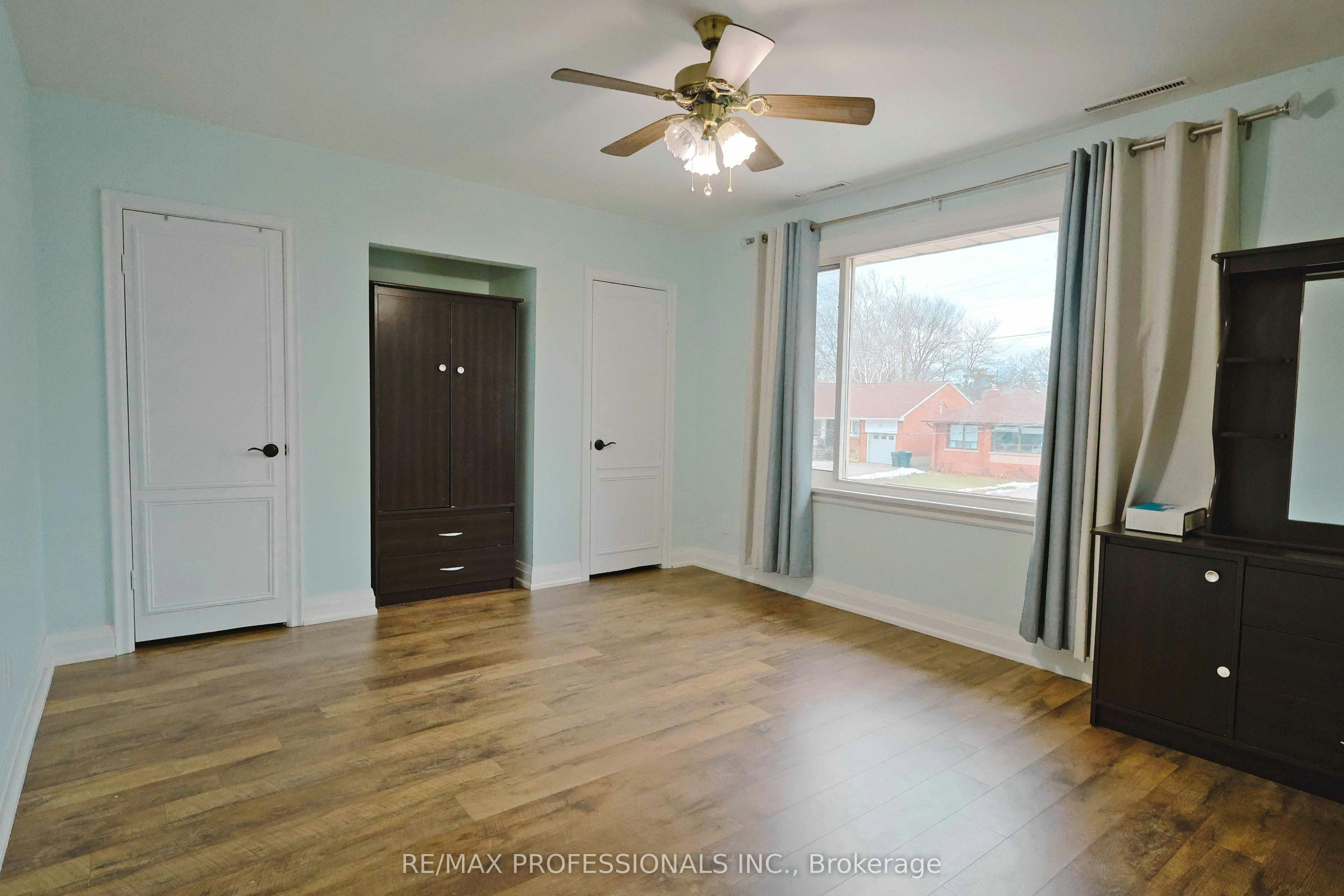 109 Botfield Avenue, Toronto, ON, M9B 4E6 - 12