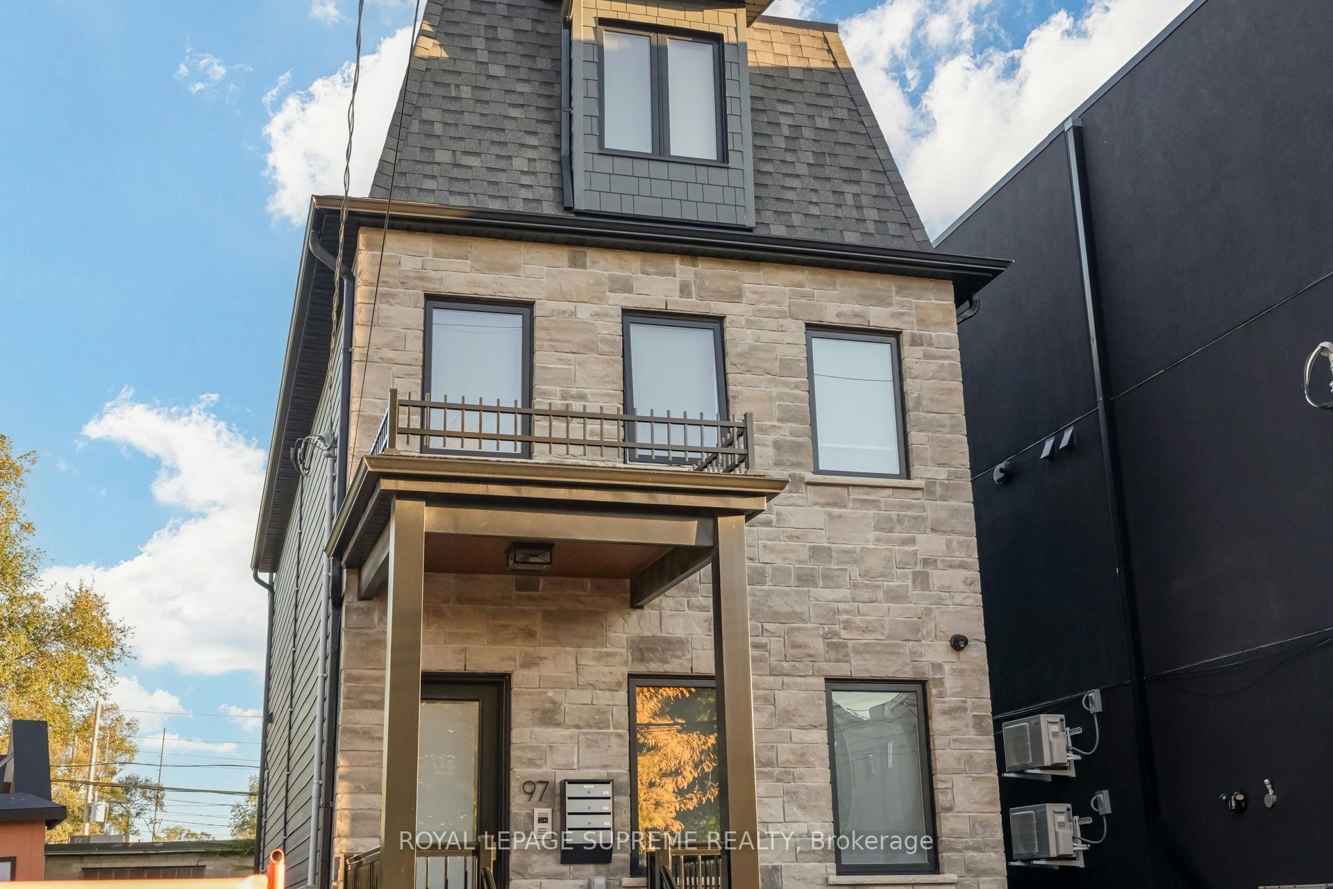 2-97 Bernice Crescent, Toronto, ON, M6N 1W7 - 2