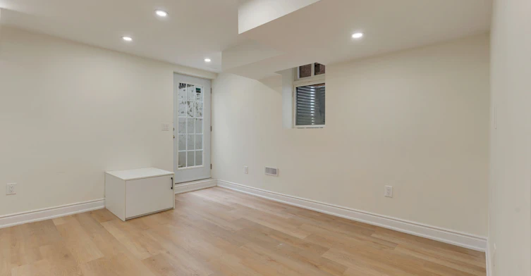 Bsmt-5623 Longboat Avenue, Mississauga, ON, L5M 7E5 - 5