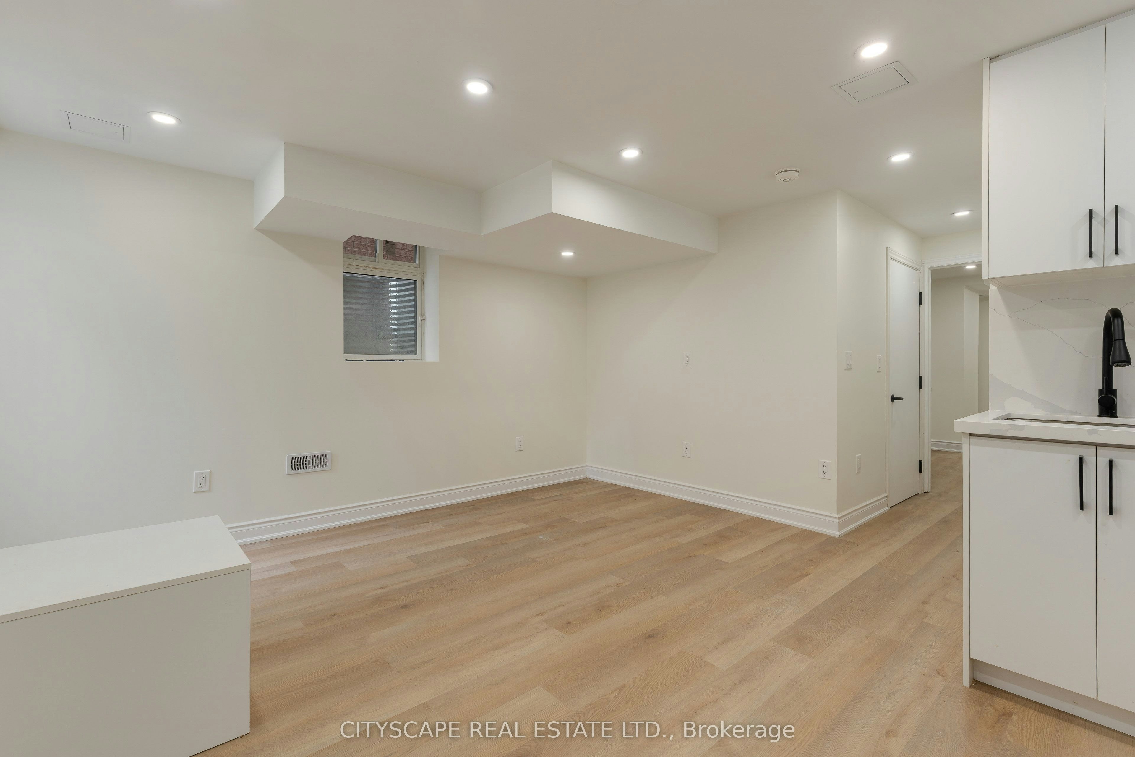 Bsmt-5623 Longboat Avenue, Mississauga, ON, L5M 7E5 - 4
