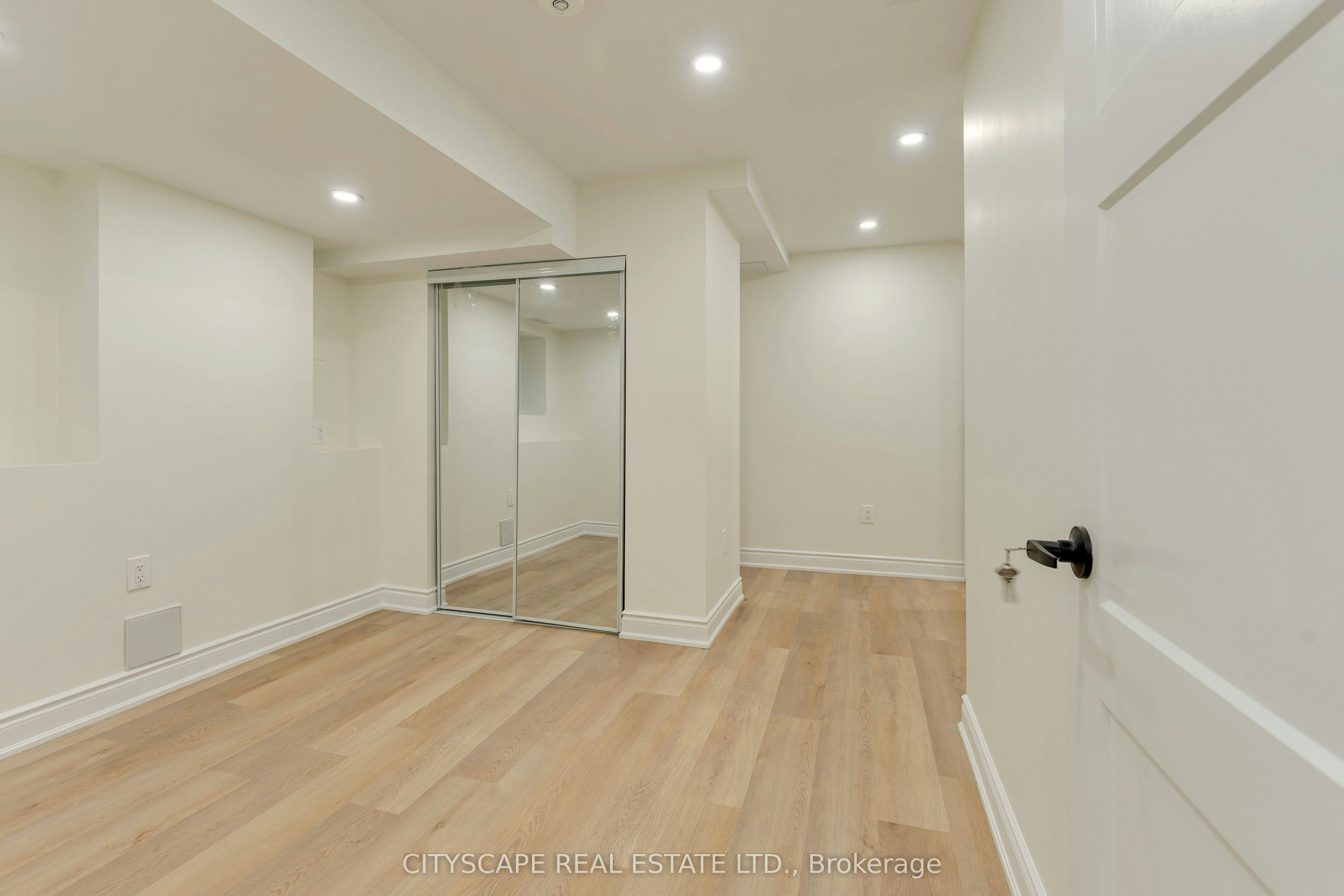 Bsmt-5623 Longboat Avenue, Mississauga, ON, L5M 7E5 - 16