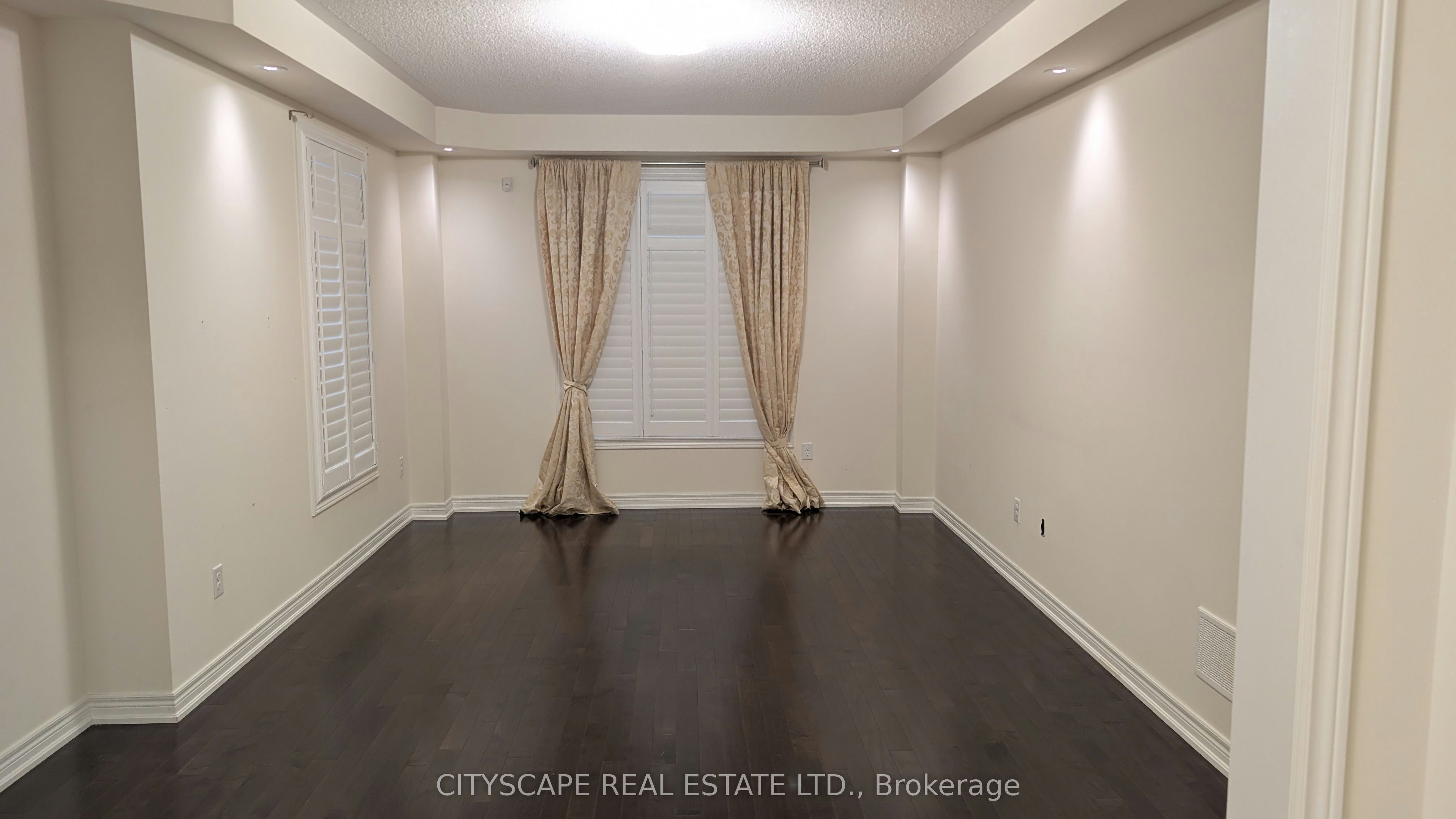 5567 Oscar Peterson Boulevard, Mississauga, ON, L5M 0V6 - 5