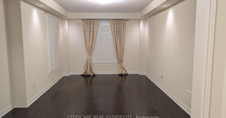 5567 Oscar Peterson Boulevard, Mississauga, ON, L5M 0V6 - 5